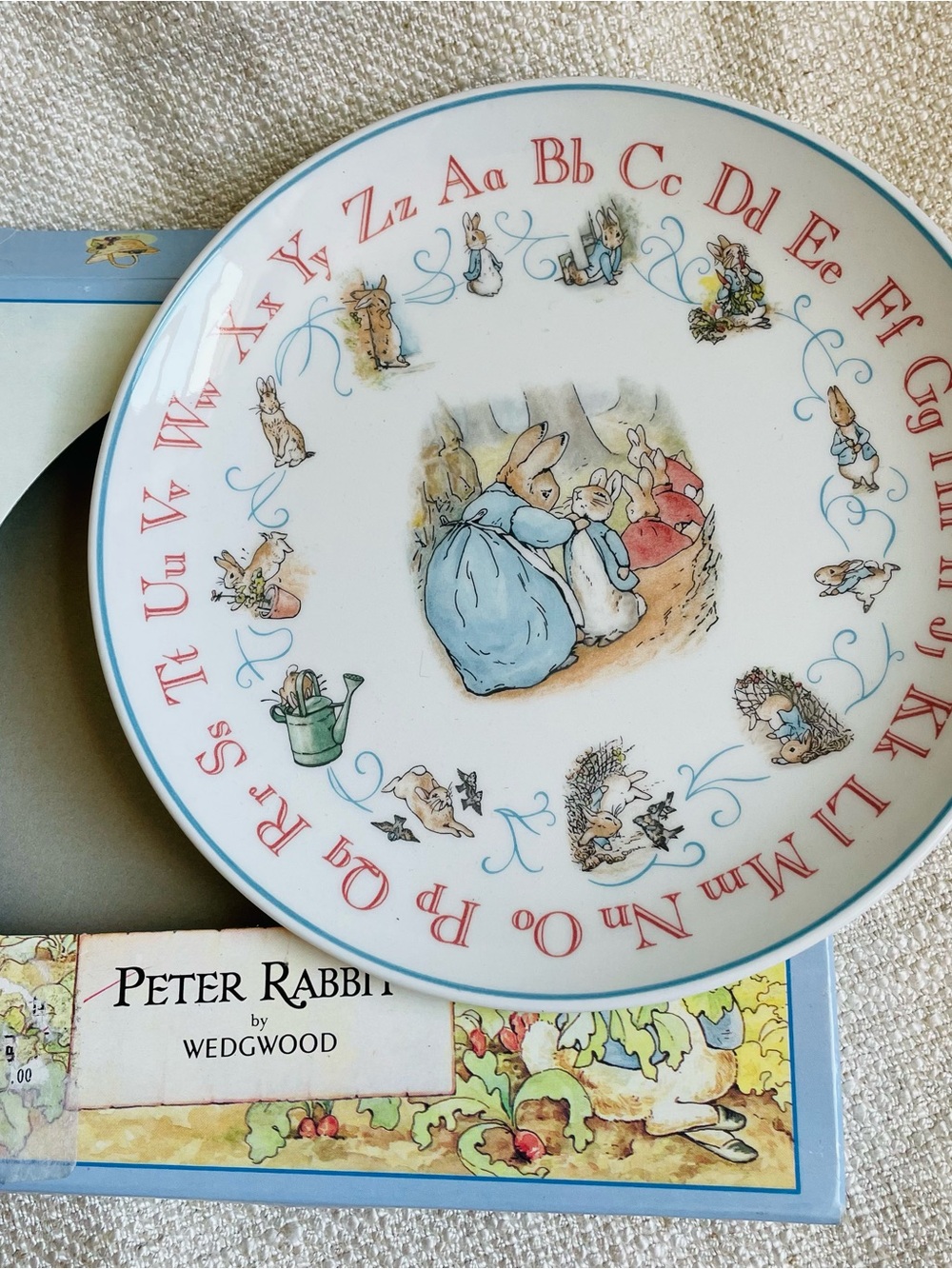 8" Wedgwood White Peter Rabbit Learning Alphabet Plate NIB